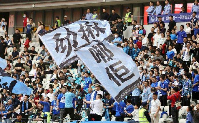 关于球队客场连胜，士气如虹欲扩大胜势的信息