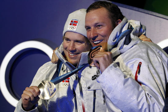 爱游戏官网-新西兰高山滑雪选手夺得铜牌！