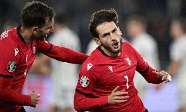 冰岛队在比赛中实现逆转胜利 冰岛队在比赛中实现逆转胜利