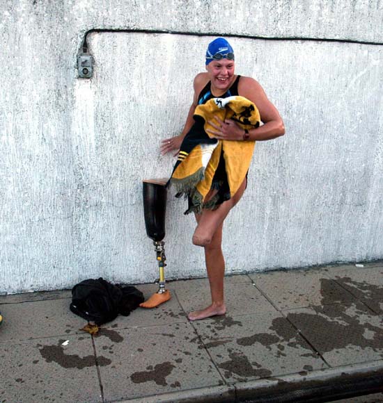 爱游戏登录-关于南非游泳选手速度惊人，夺冠追梦的信息