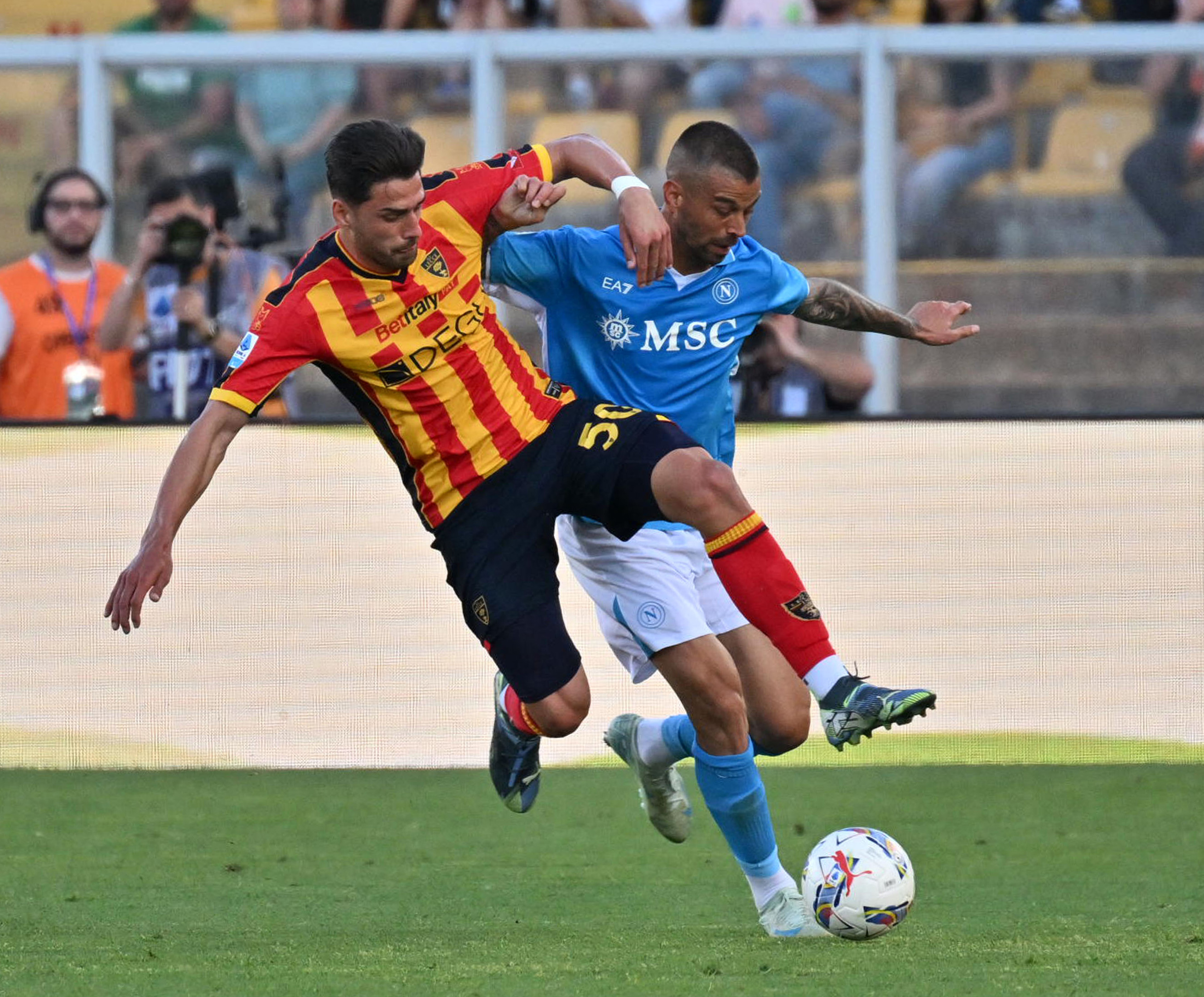 那不勒斯大比分战胜对手,继续排名榜首的简单介绍 那不勒斯大比分战胜对手,继续排名榜首的简单介绍