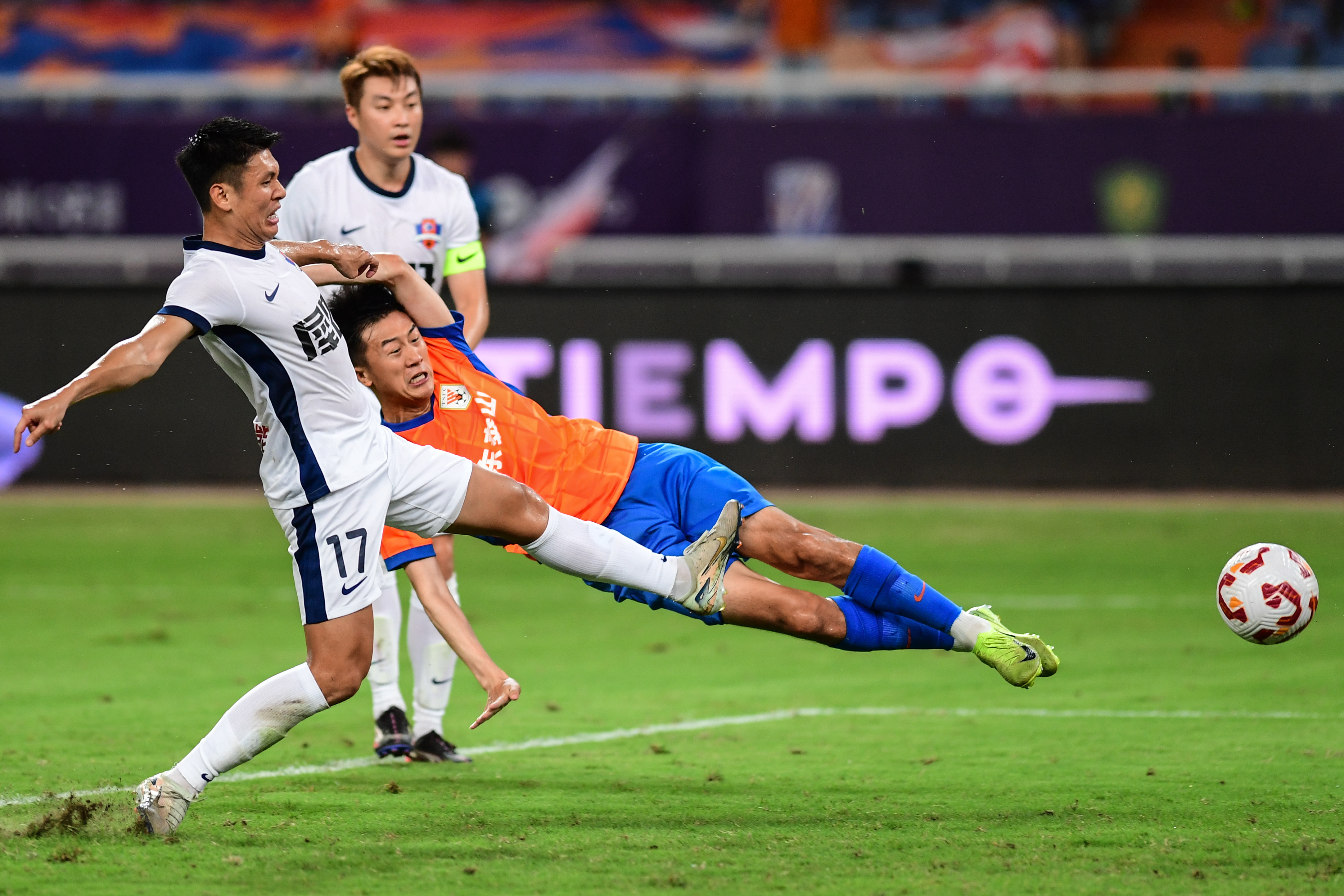 本土球员爆发，助球队击败劲敌的简单介绍