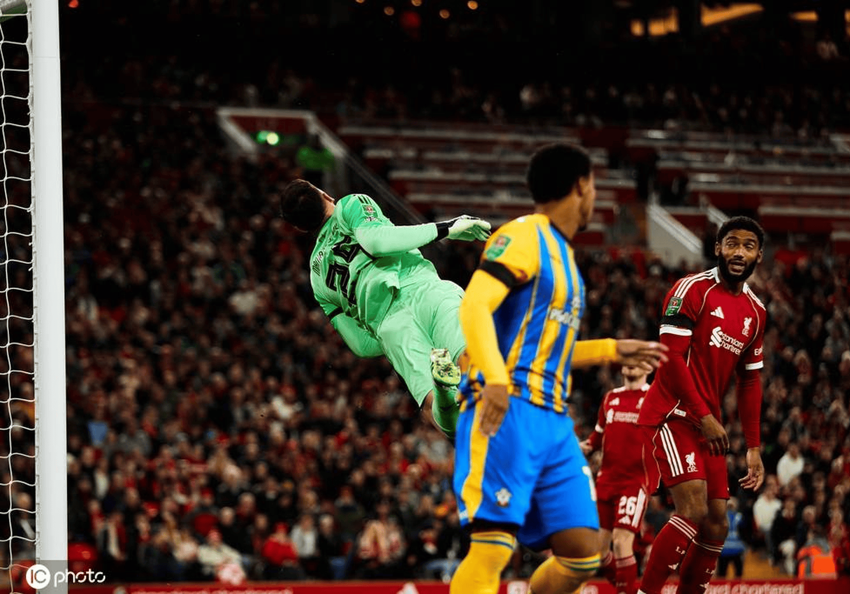 爱游戏在线-包含利物浦主场-惊险胜利南安普顿，领跑依旧稳固的词条