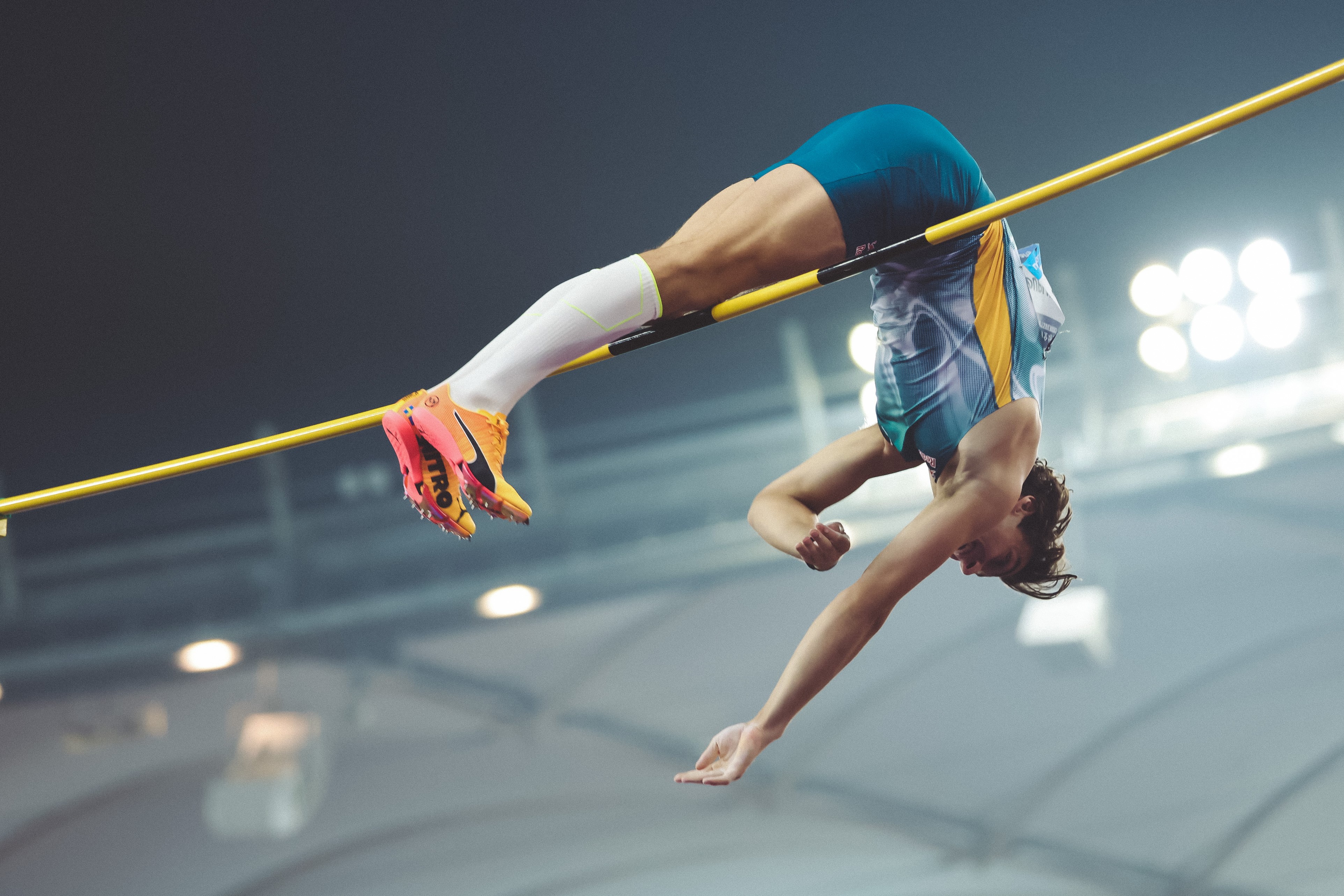 关于运动员努力拼搏，奋斗拼搏无畏挑战的信息