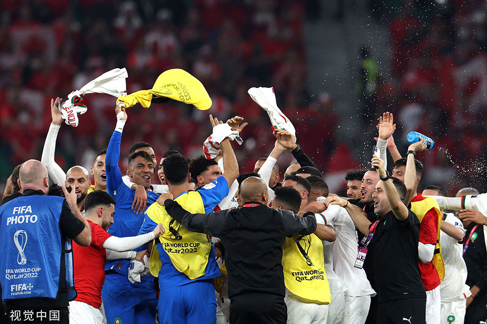 包含荷兰逆袭击败摩洛哥，晋级形势一片光明的词条