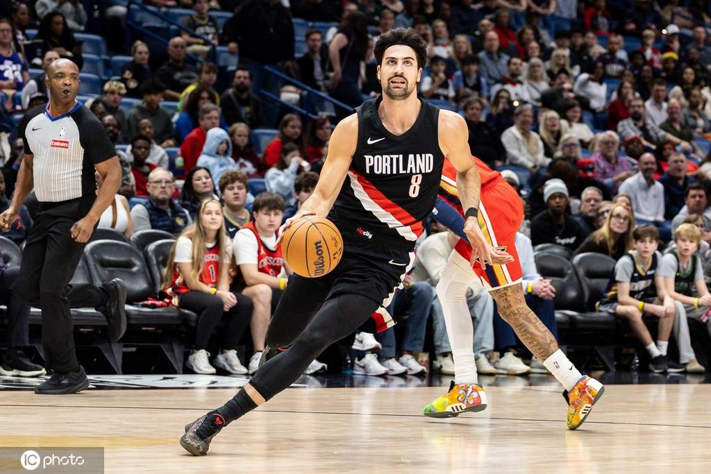 爱游戏app下载-关于开拓者客场遭遇连败，鹈鹕内线强势碾压的信息